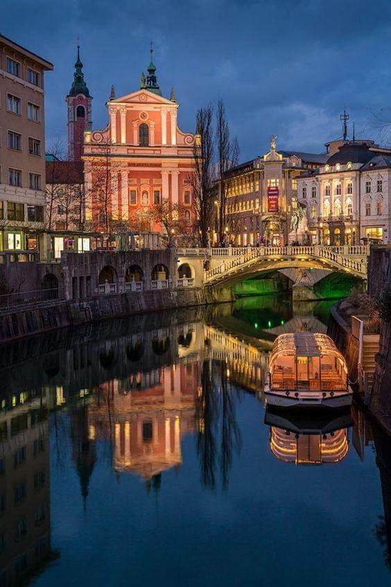 Apartment In The Heart Of Ljubljana Ngoại thất bức ảnh